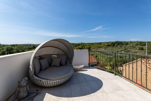 Villa | Balcony