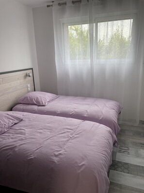 2 chambres, Wi-Fi gratuit, draps fournis