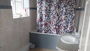 Standard Double Room | Bathroom | Combined shower/tub, hair dryer, towels