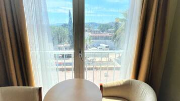 Sistema de insonorización, wifi gratis y ropa de cama