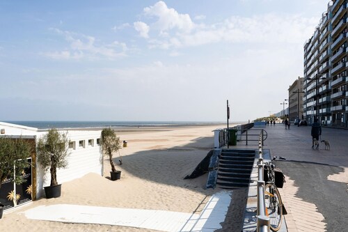 Middelkerke Mobile Home with Garden