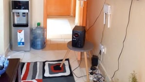 Living area - Stay.Plus Imara Daima Transit House (Nairobi)