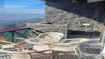 Superior Villa, 4 Bedrooms | 2 bilik tidur, gebar bulu kapas, tilam berlapik, meja