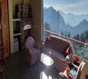 Superior Villa, 2 Bedrooms | Down comforters, pillowtop beds, desk, laptop workspace - Veenu's Cottage (Dehradun)