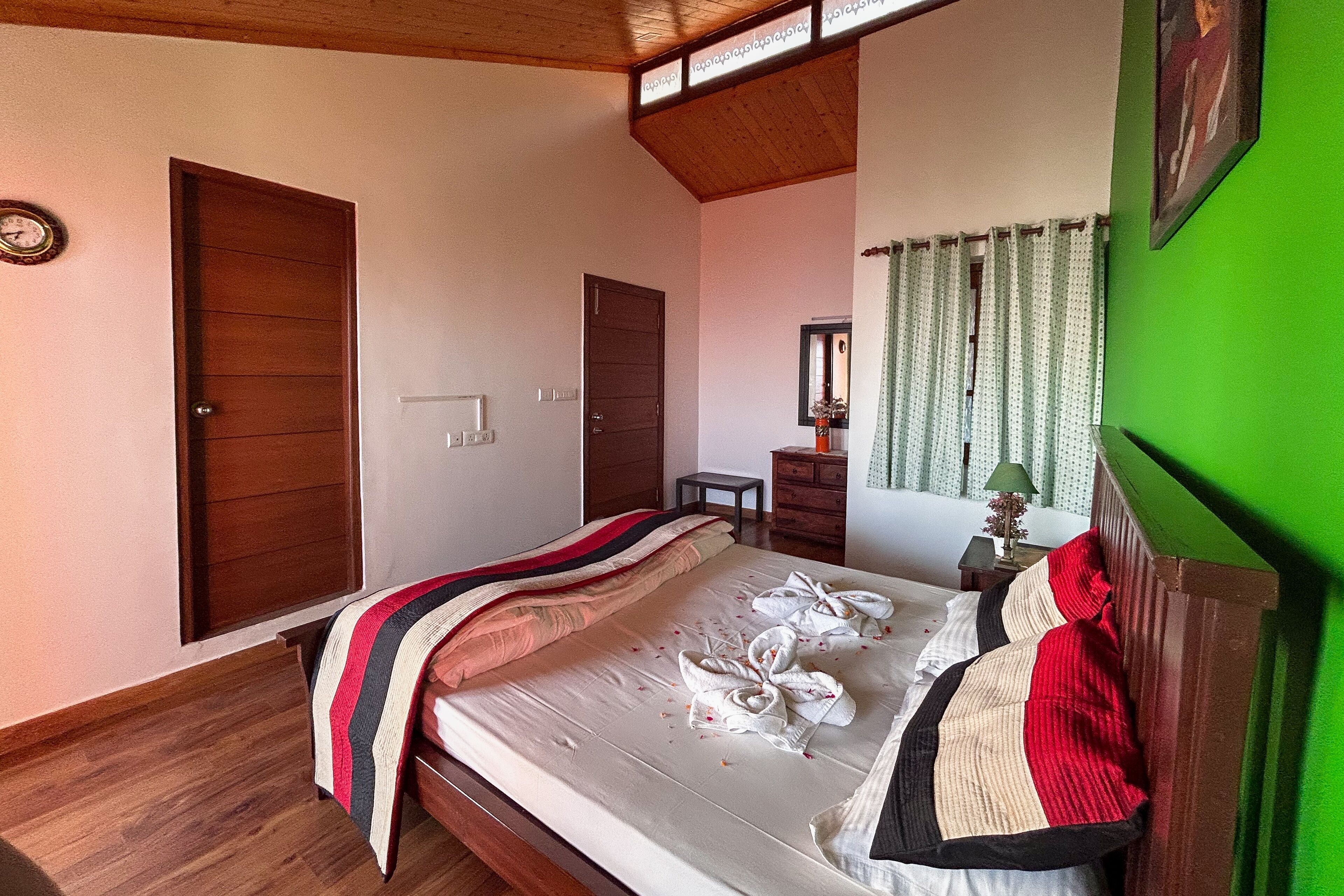 Superior Villa, 3 Bedrooms | Down comforters, pillowtop beds, desk, laptop workspace