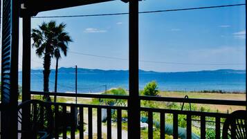 Comfort Room | 2 bedrooms, free WiFi, bed sheets