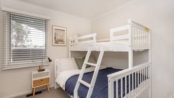 5 bedrooms, desk, iron/ironing board, travel crib