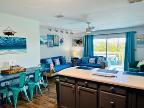 Casa de ciudad, varias camas (Barrier Dunes 162 Gone Fishin) | Área de sala de estar