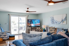 House, Multiple Beds (Barrier Dunes 248  Endless Summer) | Living area