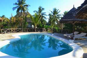 Outdoor pool - Kimya House (Watamu)
