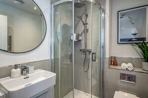 Cottage | Bathroom