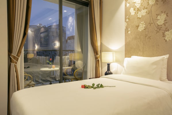 Executive Triple With Balcony - Golden Legend Boutique Hotel (Hanoi)