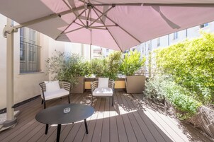 Deluxe Suite | Terrace/patio