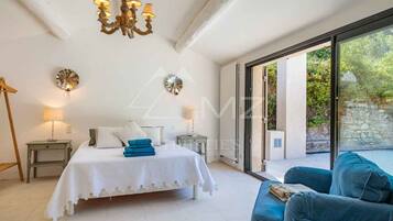 4 slaapkamers, een strijkplank/strijkijzer, wifi, beddengoed