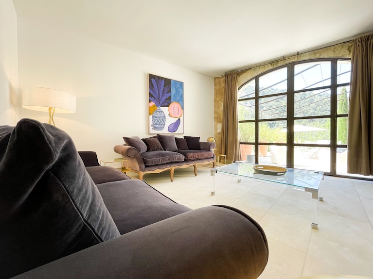 Beautiful, Authentic Luberon Farmhouse - Provence-Alpes-Côte d'Azur