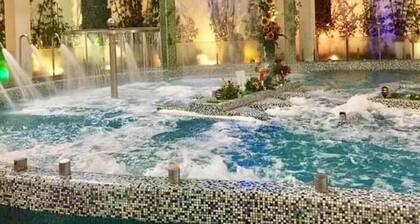 Family & Pet-Loving Home with Free Airport Pick-Up . Feel at Home Instantly!