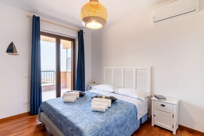 2 bedrooms, iron/ironing board, WiFi