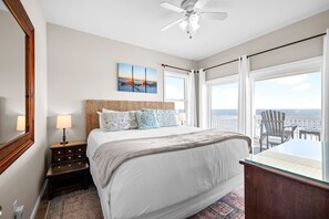 6 bedrooms, iron/ironing board, free WiFi, bed sheets - Book Now for Holidays! Pet-friendly Home! Gulf Front! Heated Pool! Elevator! (Indian Pass)