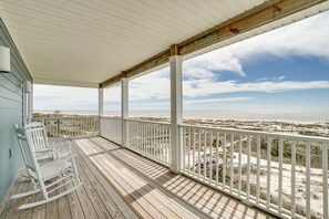Property grounds - Book a Holiday Stay! Gulf Front! Dog-Friendly! Private Pool! Boardwalk to Beach! (Cape San Blas)