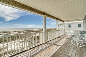 Property grounds - Book a Holiday Stay! Gulf Front! Dog-Friendly! Private Pool! Boardwalk to Beach! (Cape San Blas)