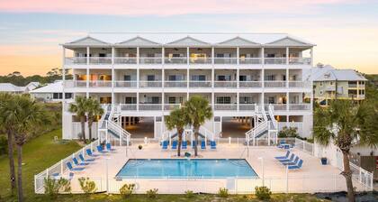 Beachfront Condo! Community Pool Access! Dog-Friendly!