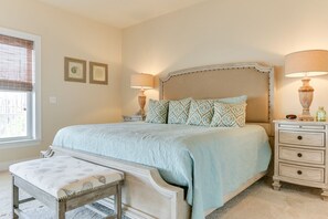 5 bedrooms, iron/ironing board, free WiFi, bed sheets - Dog-Friendly! Private Pool! Gulf Views! Walk to Beach! (Cape San Blas)