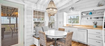Book Now for Summer! Bay-side Bungalow! Firepit! Screened-in Porch! Private Deck!