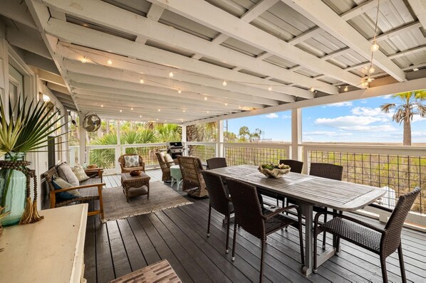 Outdoor dining