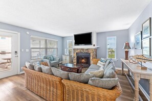 TV - Festive Availability! Vitamin Sea - Gulf-View Condo! Steps to Beach! Views! (Cape San Blas)