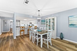 Dining - Festive Availability! Vitamin Sea - Gulf-View Condo! Steps to Beach! Views! (Cape San Blas)