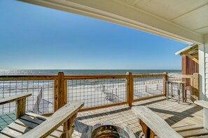 Property grounds - Book a Stay Today! Beachfront! Dog-Friendly! Panoramic Gulf Views! (Port St. Joe)