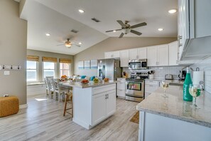 Fridge, microwave, oven, stovetop - Book a Stay Today! Beachfront! Dog-Friendly! Panoramic Gulf Views! (Port St. Joe)