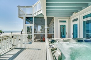 Terrace/patio - Holiday Stays Available! Beachfront! Incredible Views! Community Pool! (Indian Pass)