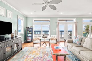 TV - Dog-Friendly! Beachfront! Private Hot Tub! Easy Beach Access! (Cape San Blas)