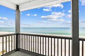 Property grounds - Dog-Friendly! Beachfront! Private Hot Tub! Easy Beach Access! (Cape San Blas)