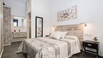 1 slaapkamer, een strijkplank/strijkijzer, gratis wifi, beddengoed