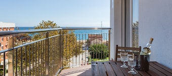 Moli Apartment Beach – Sea View, 100 Meters from the Beach