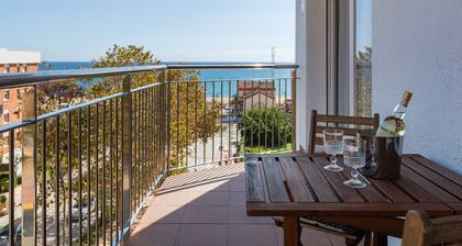 Moli Apartment Beach – Sea View, 100 Meters from the Beach