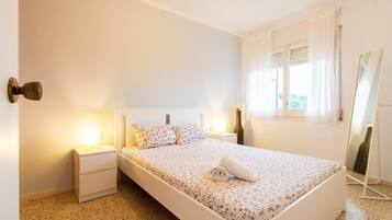 3 bedrooms, iron/ironing board, free WiFi, bed sheets