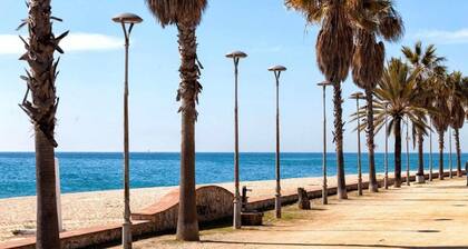 Apartment with Sea View, Terrace, and Beachfront Location