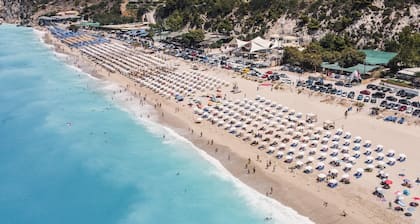 Villa Lazar with Terrace, A/C & Wi-Fi