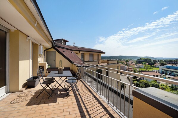 تناول الطعام بالخارج