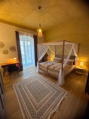 3 chambres, chambres insonorisées, fer et planche à repasser