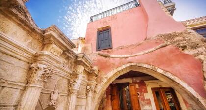 Venetian Rimondi Fountain Mansion. Built in 1626!