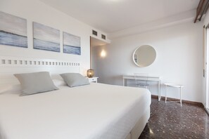 4 slaapkamers, een strijkplank/strijkijzer, gratis wifi, beddengoed