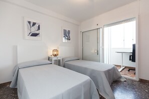 4 chambres, fer et planche à repasser, Wi-Fi gratuit, draps fournis
