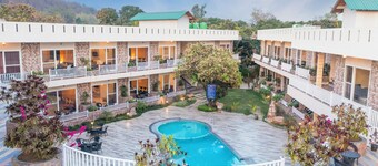 วาว รีสอร์ทส์ แอนด์ สปา