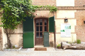 Exterior detail - Cottage (La Adrada)