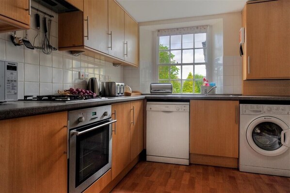 Cottage | Cucina privata | Frigorifero, lavastoviglie, pentole/stoviglie/utensili