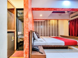 Executive Room | Free WiFi, bed sheets - Hotel Arma Near BKC (Mumbai)